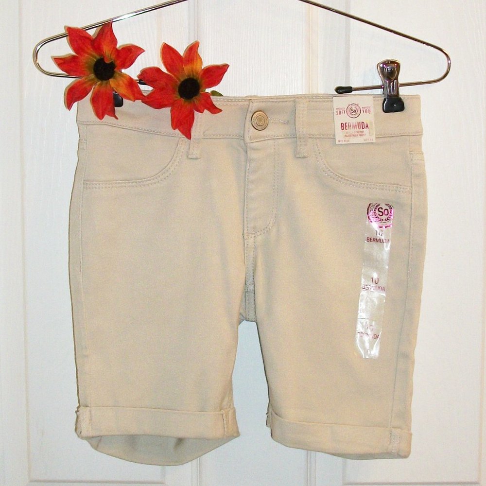 SO Girls Size 8 Stretch Khaki Shorts NWT